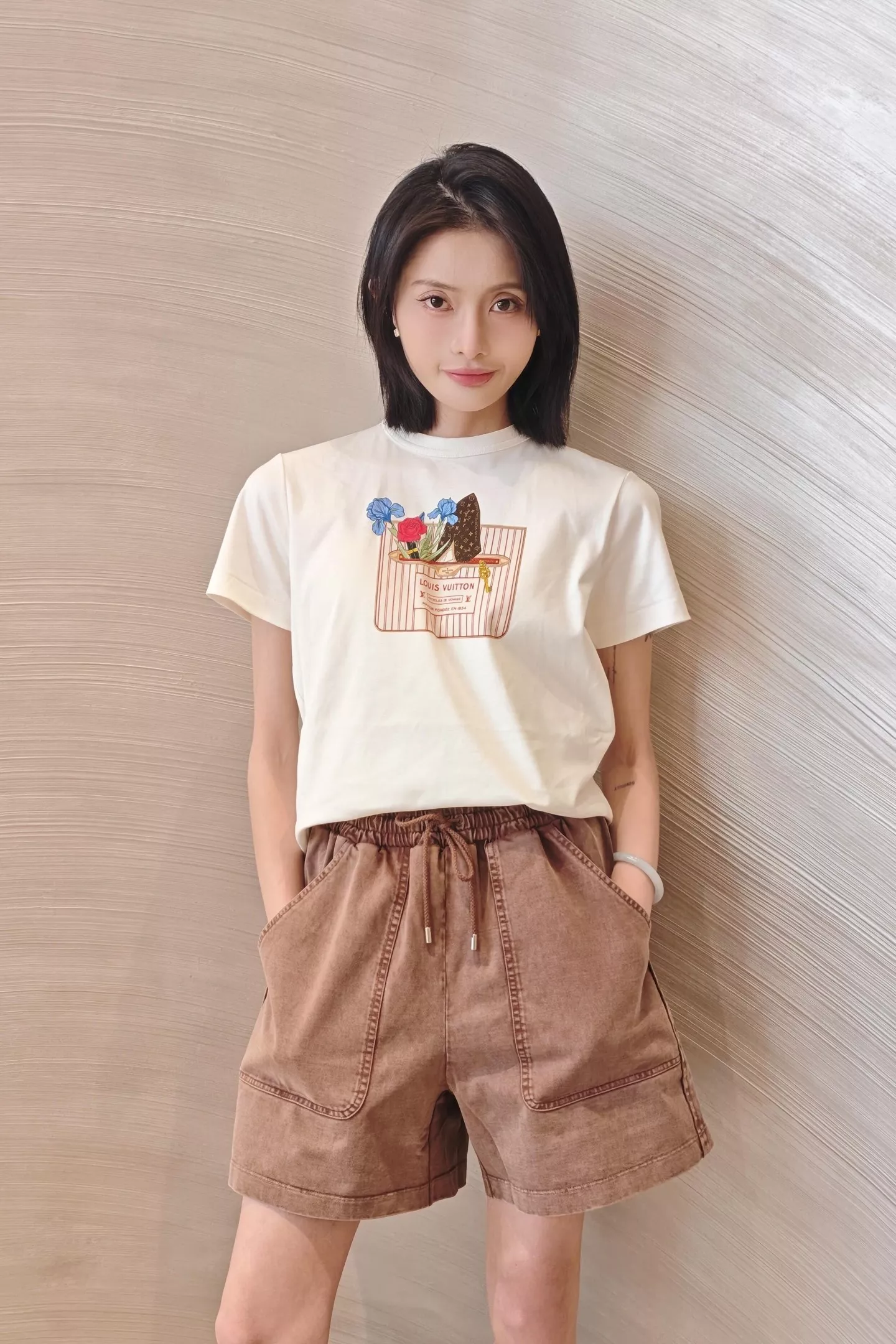 루이비통 네버풀 프린트 티셔츠 상세 이미지 19