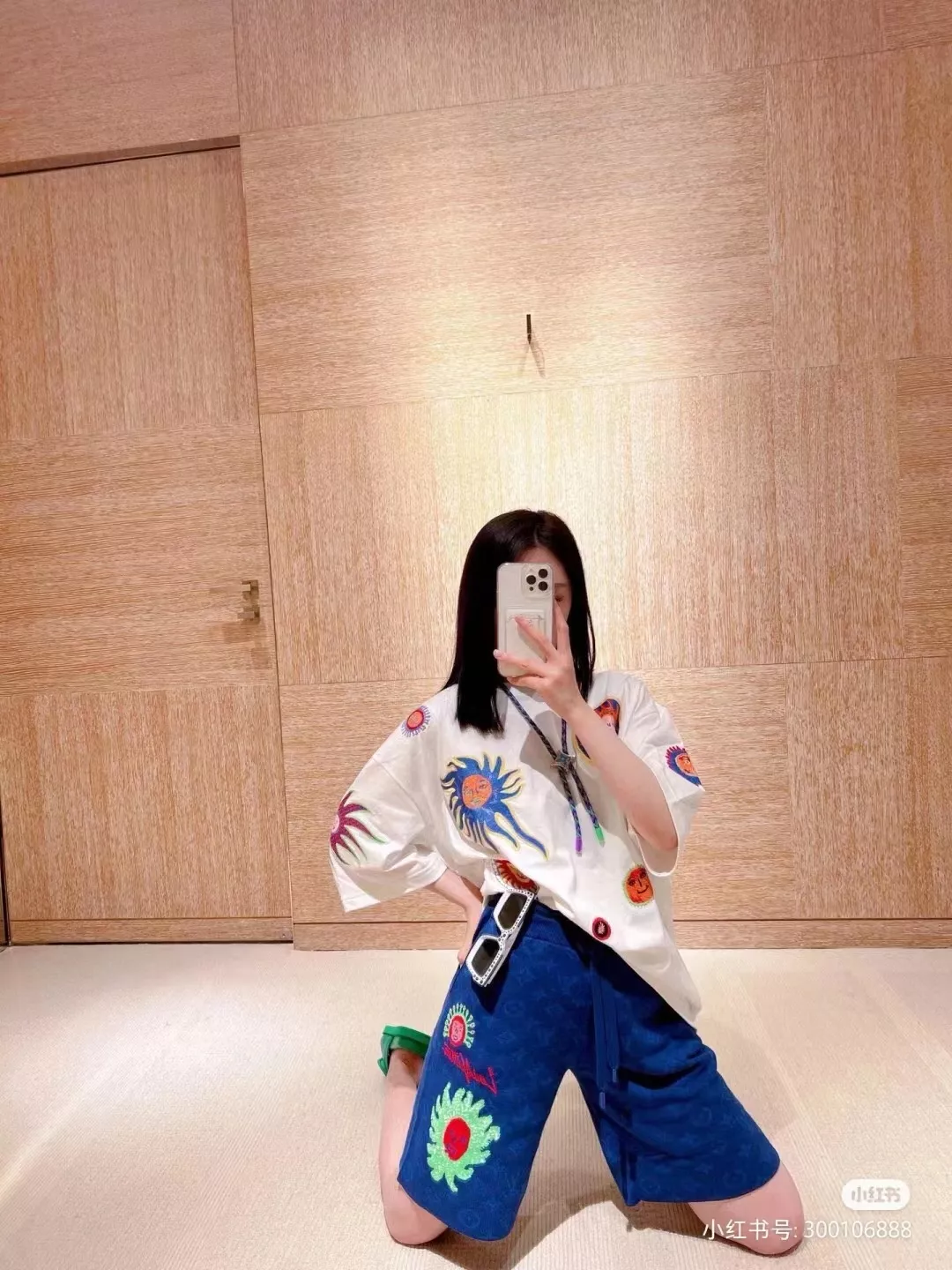 루이비통 태양꽃 자수 반소매 상의 상세 이미지 11