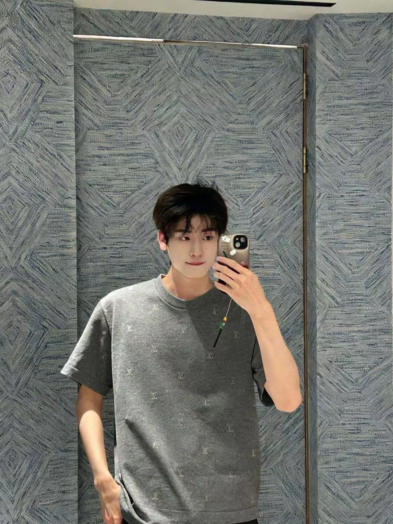루이비통 올오버 자카드 반팔 니트 상세 이미지 12