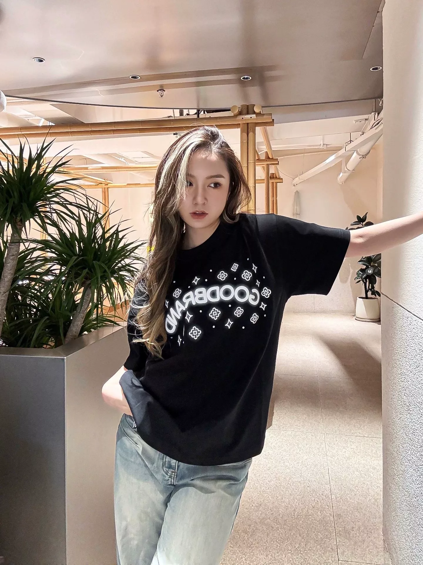 굿브랜드 네온 레터링 발포 반팔 티셔츠 상세 이미지 11