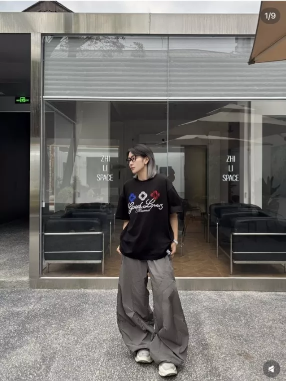 굿브랜드 로고 플라워 장식 반소매 상의 상세 이미지 13