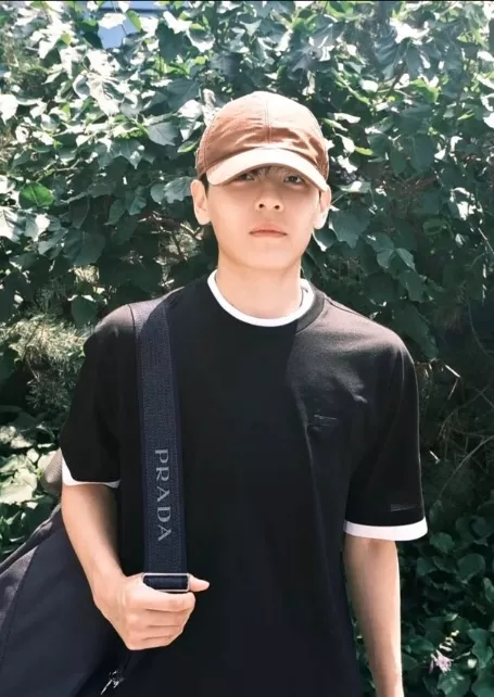 프라다 삼각 로고 레이어드 반소매 탑 상세 이미지 18