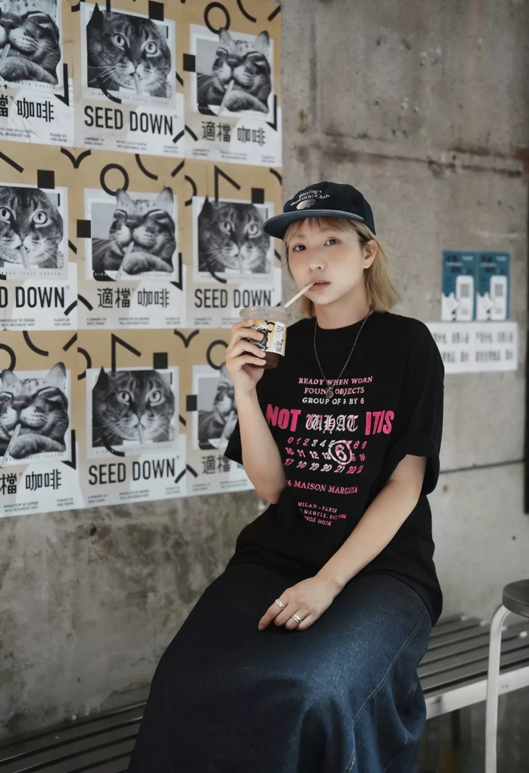 메종마르지엘라 핑크 레터링 배색 프린트 라운드 반팔 상세 이미지 13