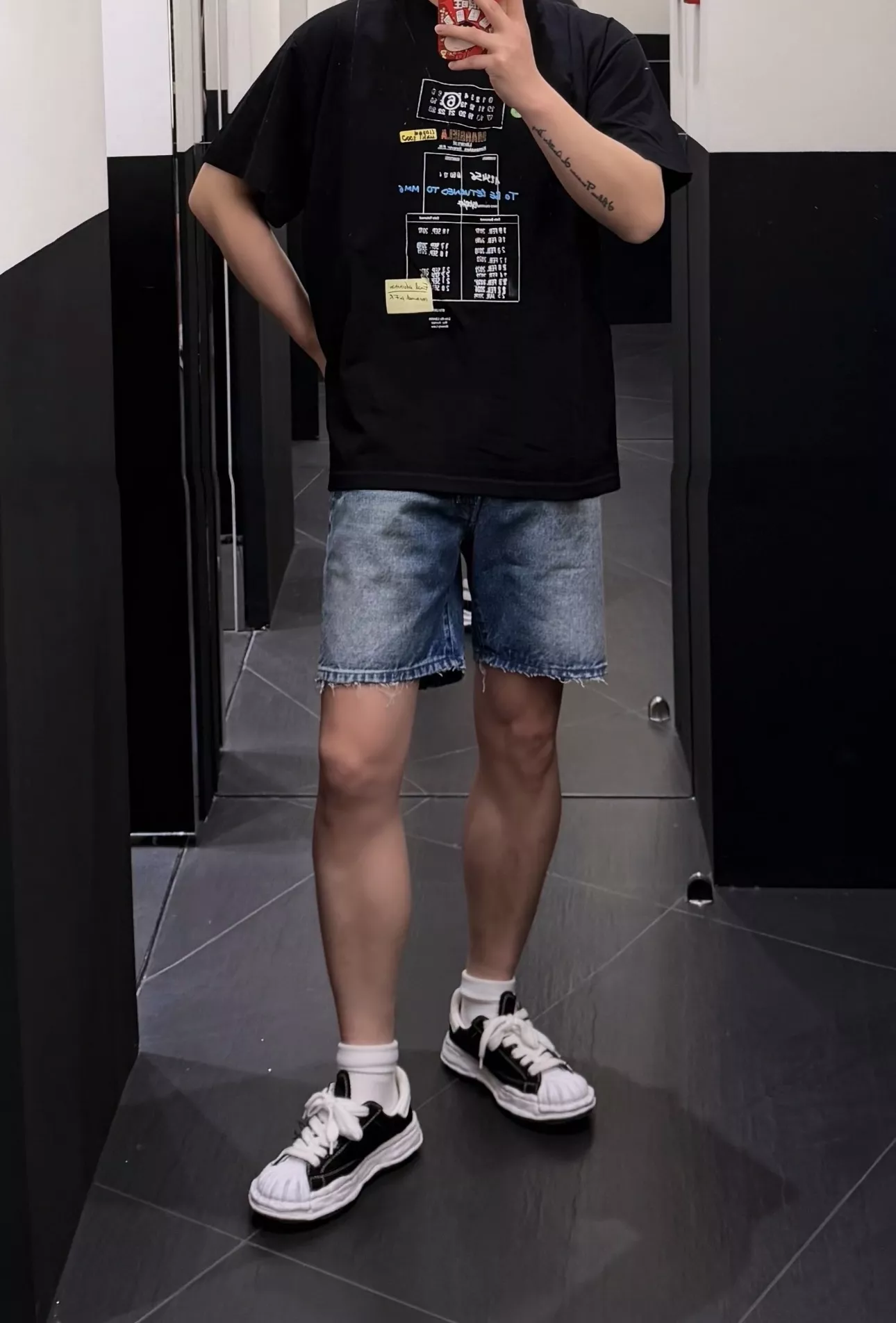 메종마르지엘라 티켓 그래픽 프린트 라운드넥 반팔 상세 이미지 19