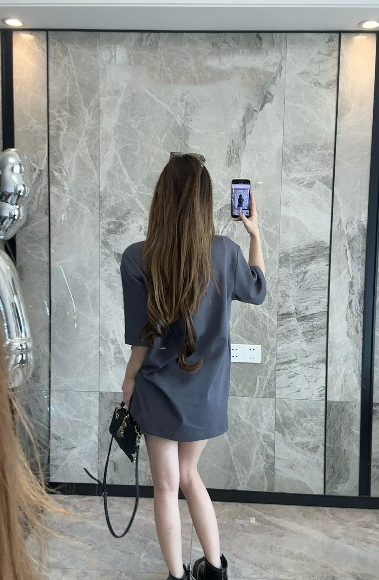 펜디 포켓 지퍼 로고 프린트 반소매 탑 상세 이미지 14