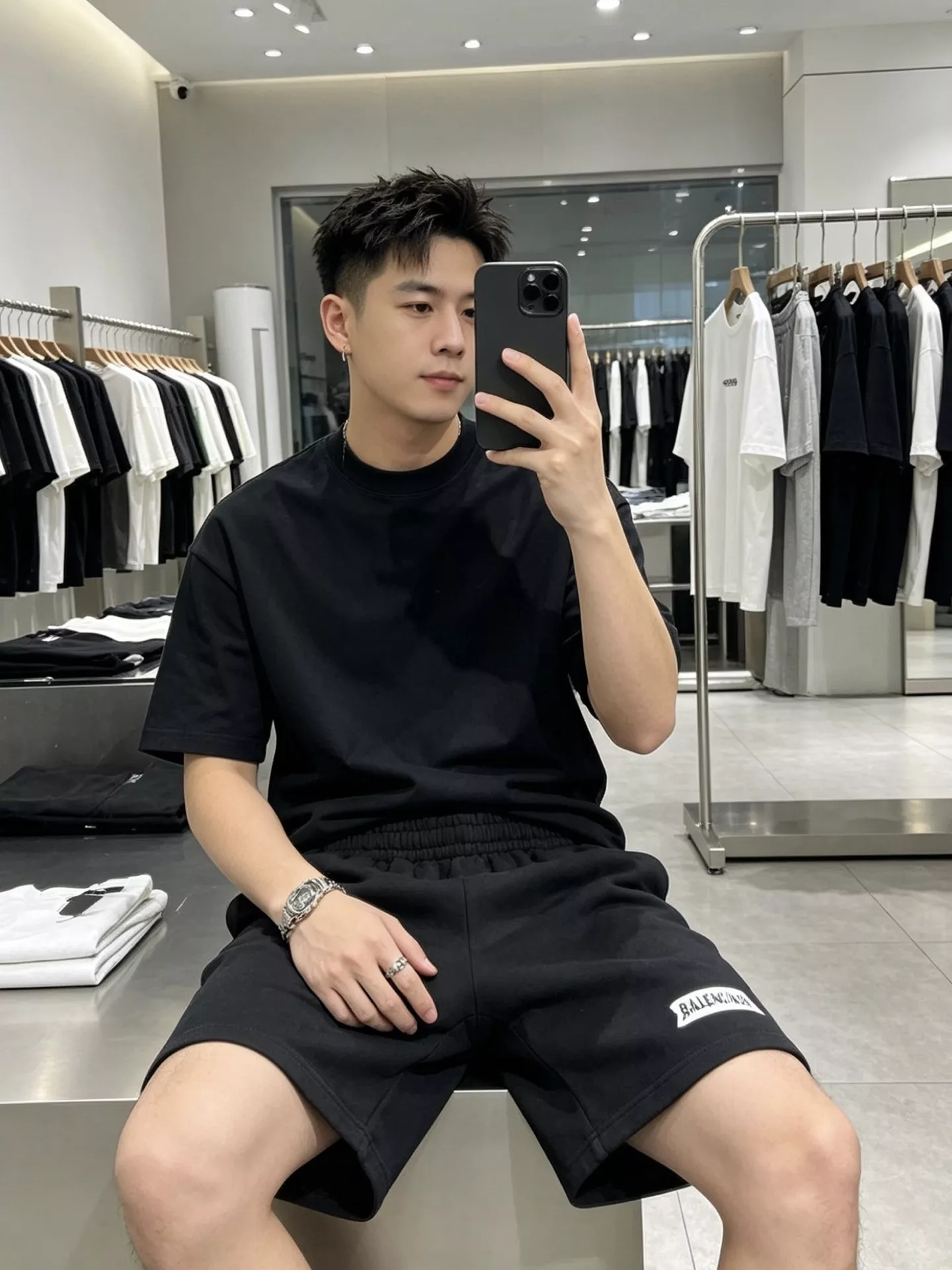 발렌시아가 테이프 레터 프린트 쇼츠 상세 이미지 16
