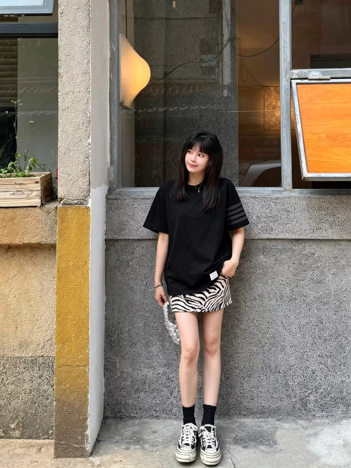 톰브라운 사선 완장 포인트 반소매 상의 상세 이미지 18