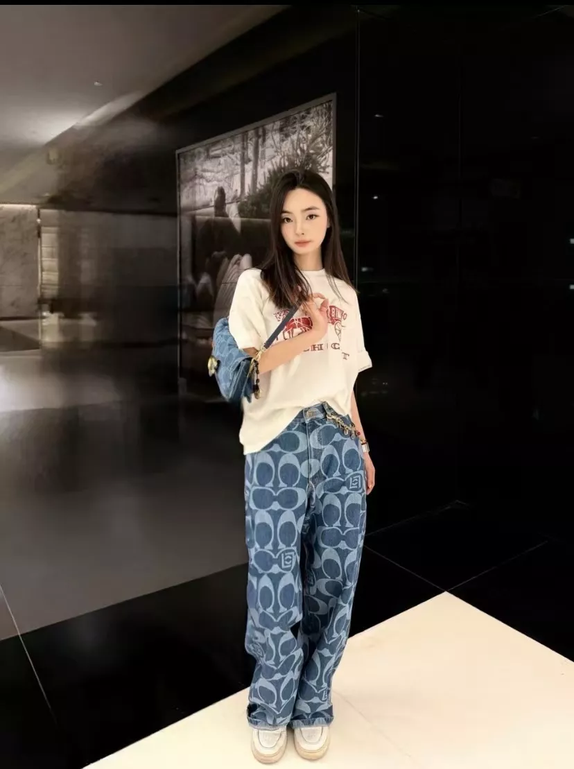 코치 마차 프린트 콜라보 반팔 티셔츠 상세 이미지 16
