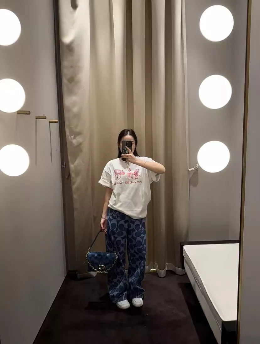 코치 마차 프린트 콜라보 반팔 티셔츠 상세 이미지 12