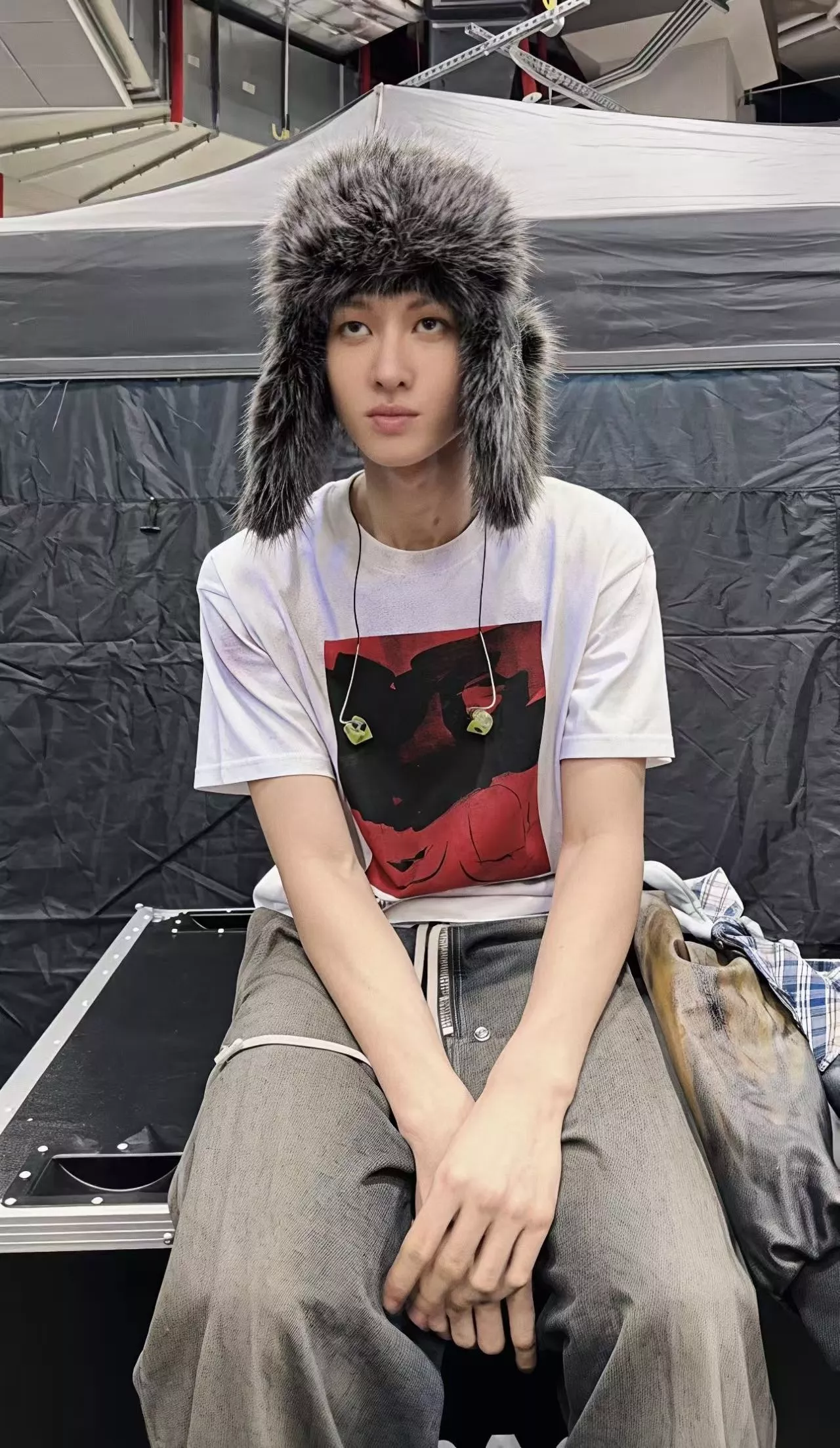 지방시 그래픽 프린팅 반소매 상의 상세 이미지 13
