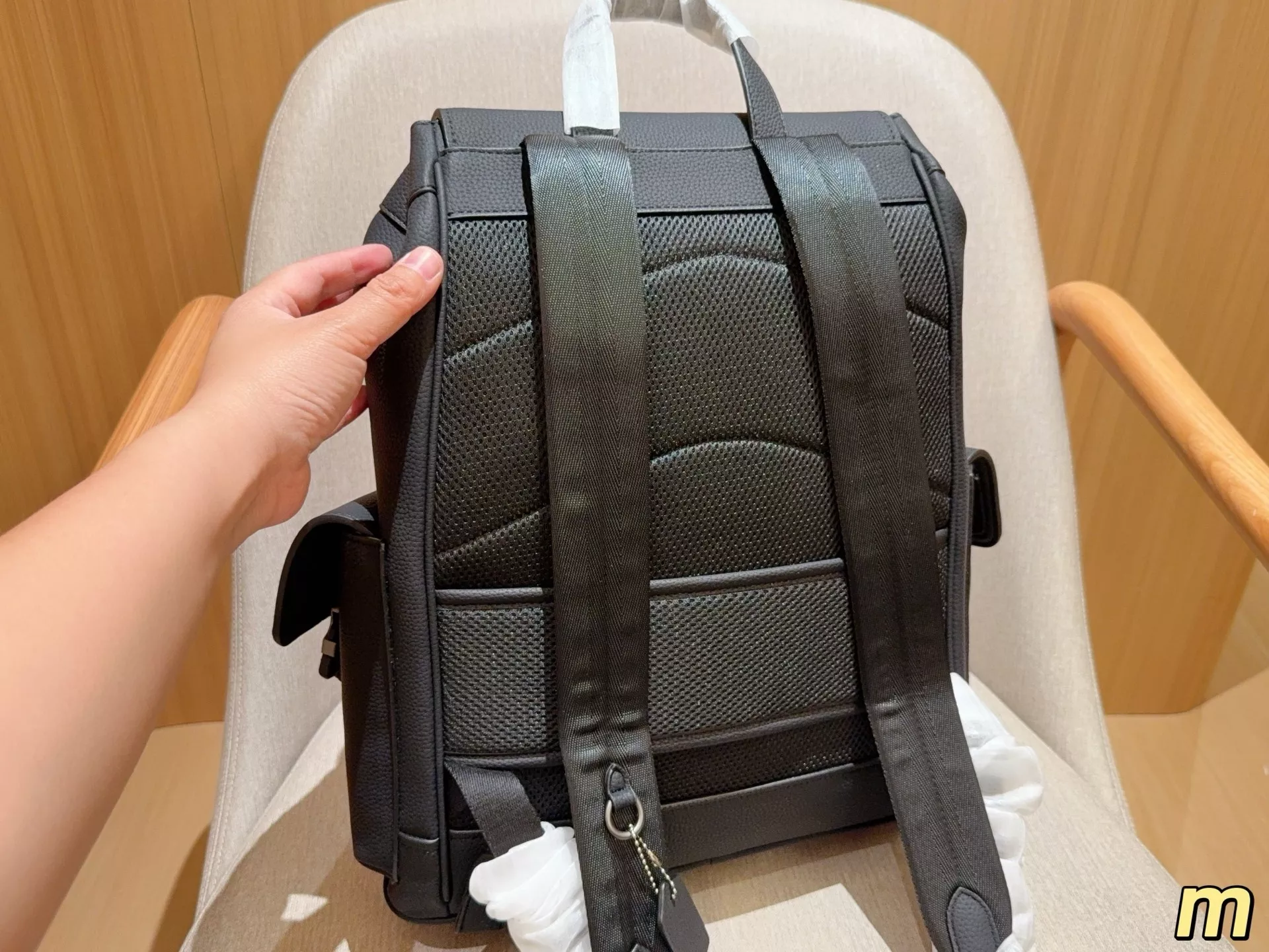 코치 플랩 포켓 데일리 백팩 상세 이미지 4