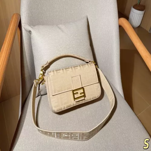 펜디 클래식 자수 스트랩 핸드백