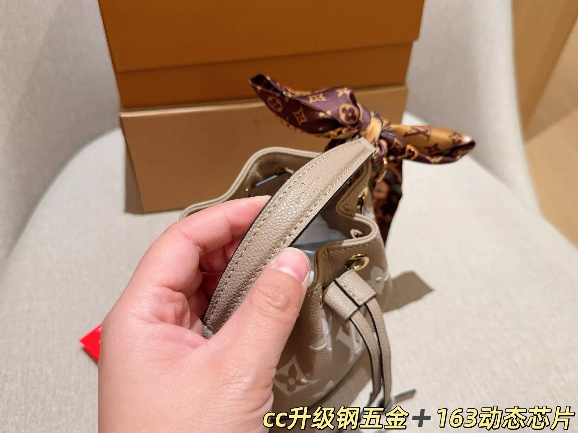 루이비통 나노 노에 엠보 미니 버킷백 상세 이미지 7