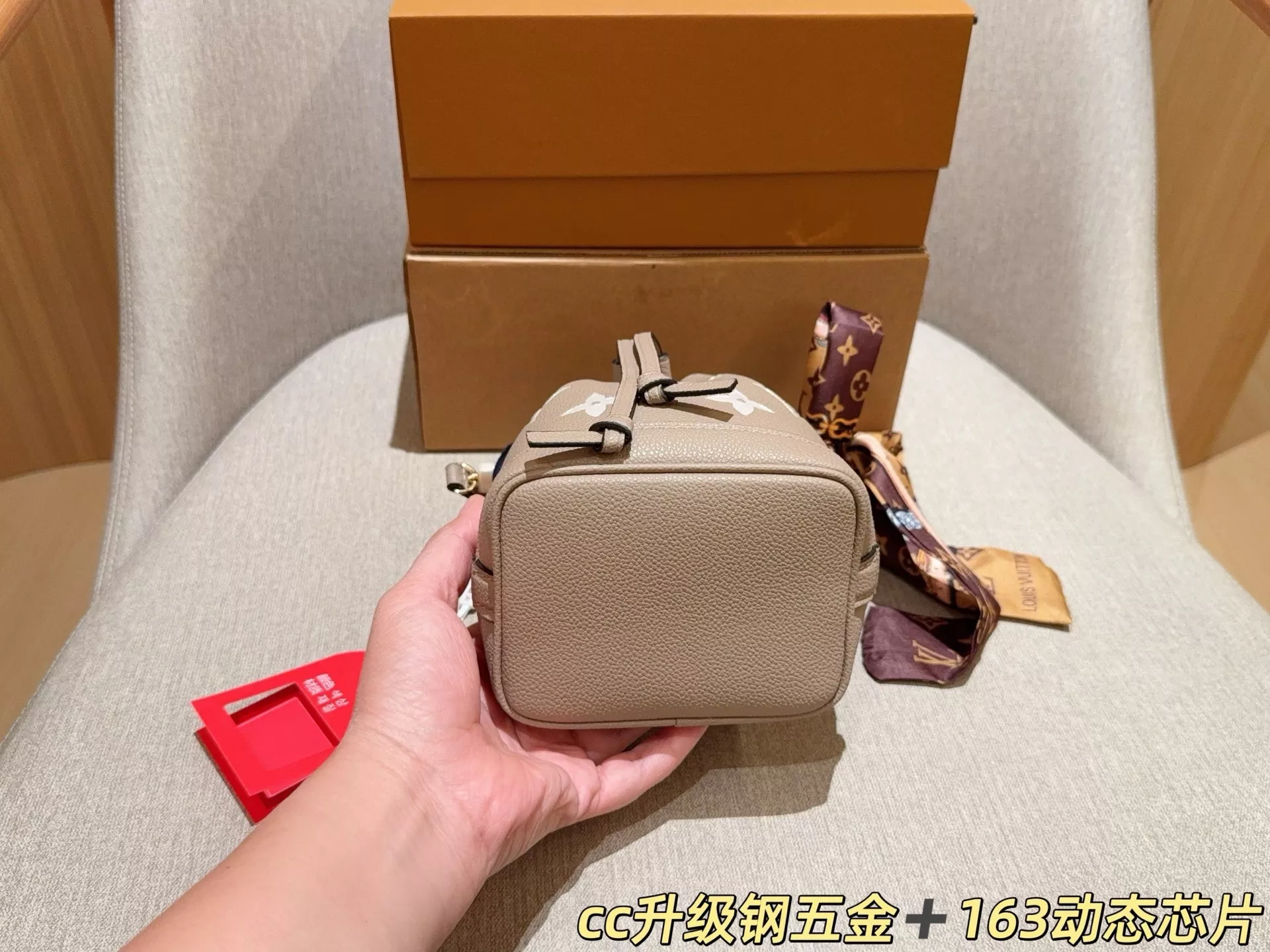 루이비통 나노 노에 엠보 미니 버킷백 상세 이미지 6