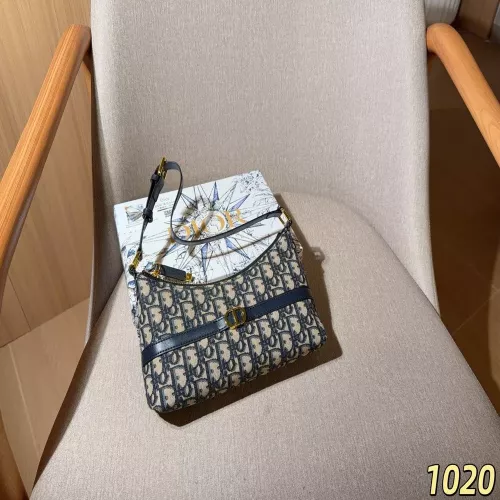 디올 오블리크 패턴 CD 숄더백