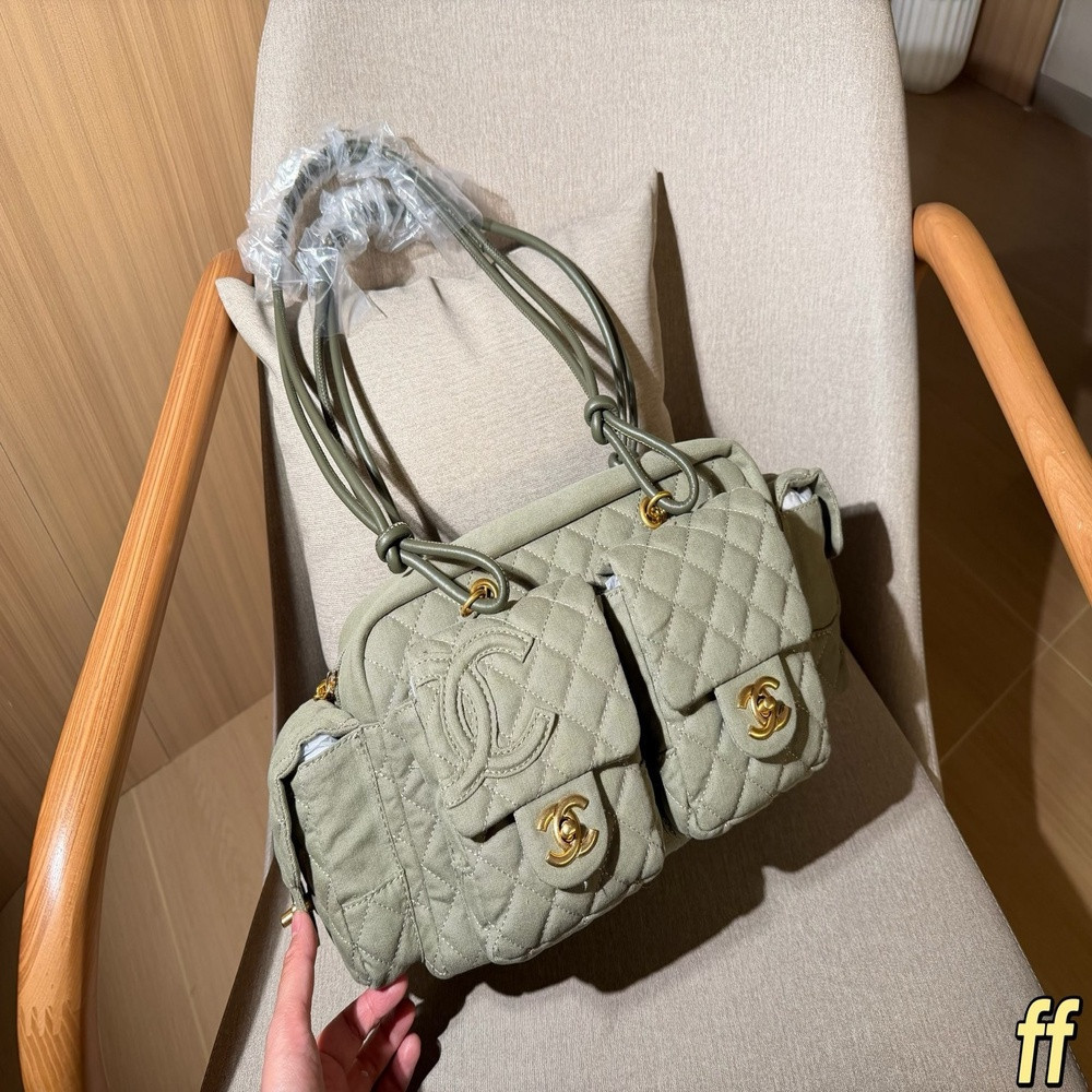 샤넬 데님 체인 바이커 백