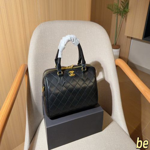샤넬 퀼팅 보스턴 토트백