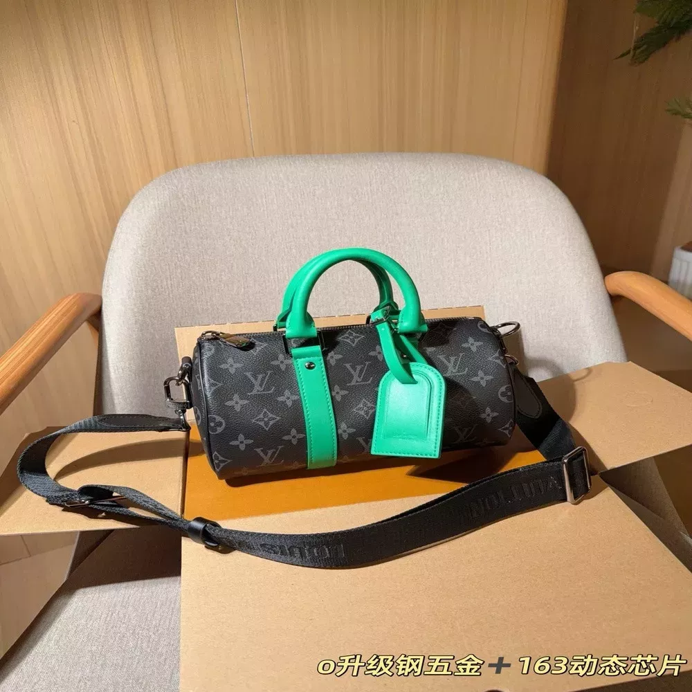 루이비통 모노그램 배색 원통형 스트랩백