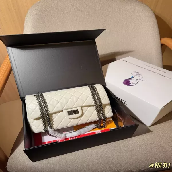 샤넬 퀼팅 체인 플랩백