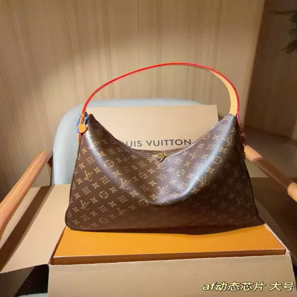 루이비통 슬라우치 모노그램 숄더백