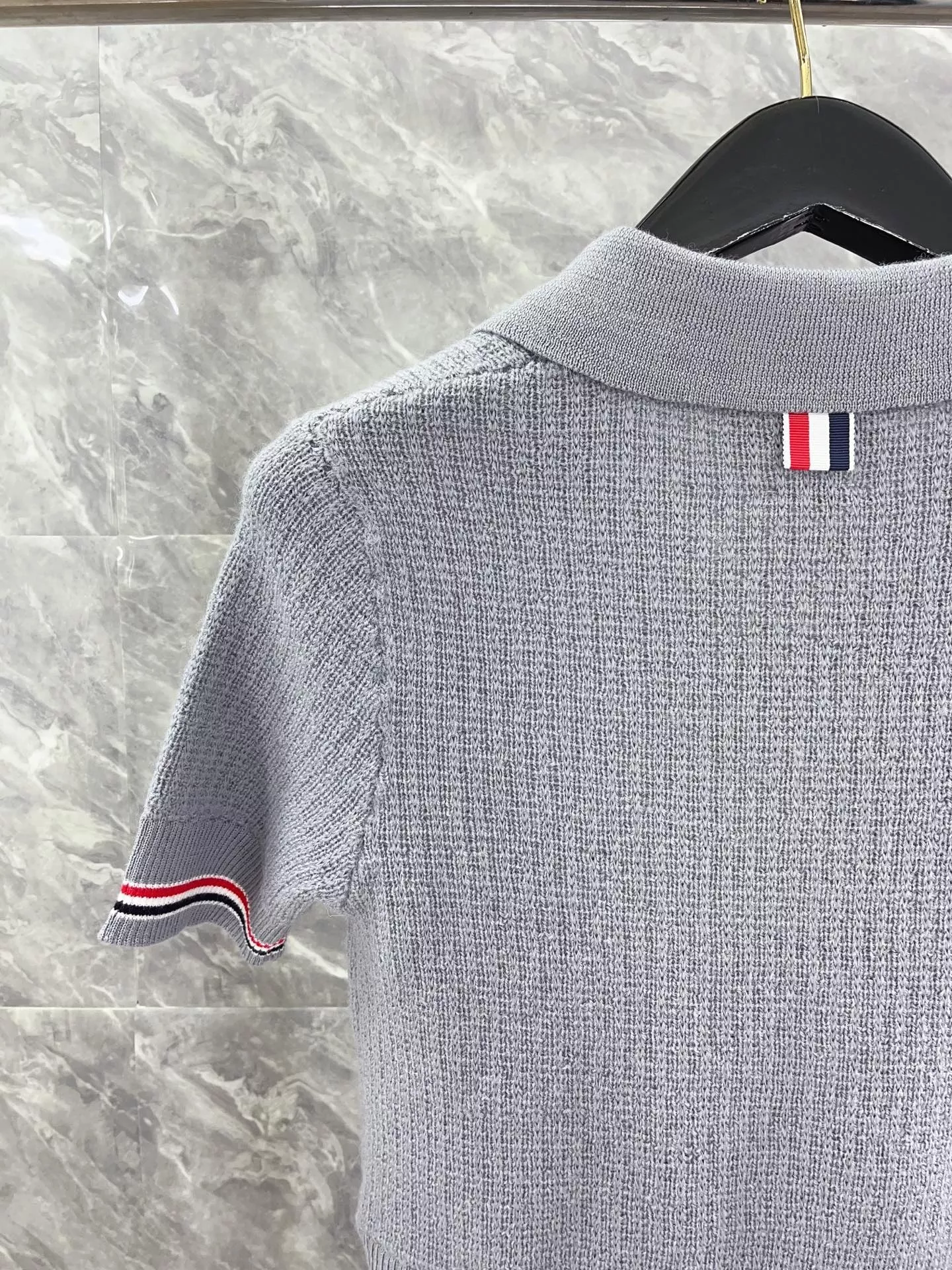 톰브라운 리본 카라 반소매 니트 탑 상세 이미지 11