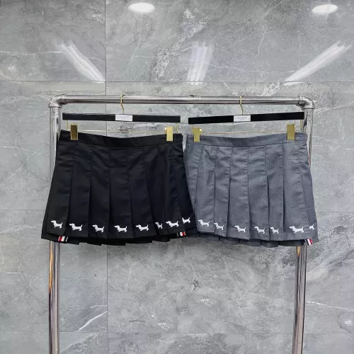 톰브라운 강아지 자수 플리츠 스커트