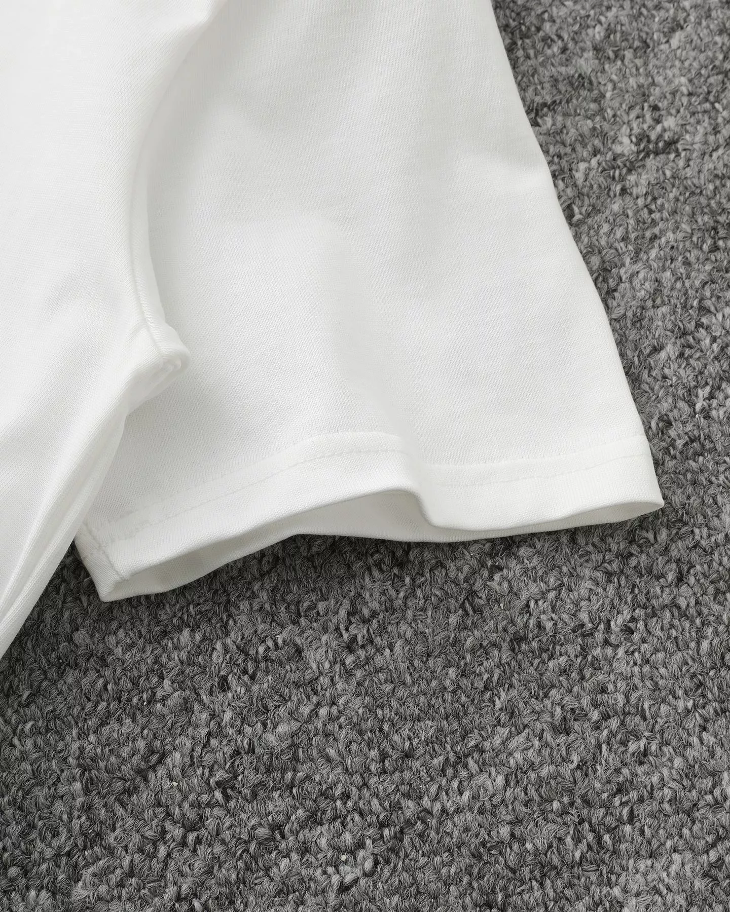 몽클레어 더블 배지 자수 코튼 티셔츠 상세 이미지 23