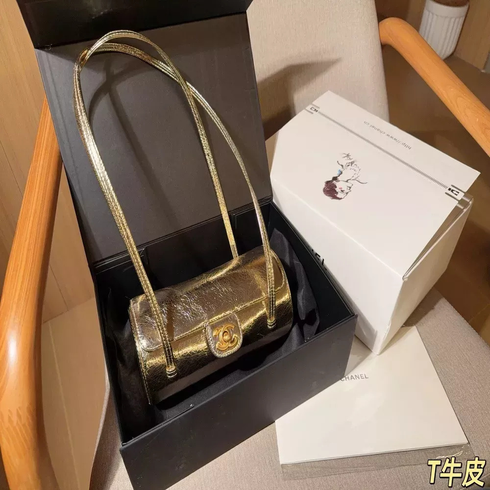 샤넬 원통형 체인 숄더백