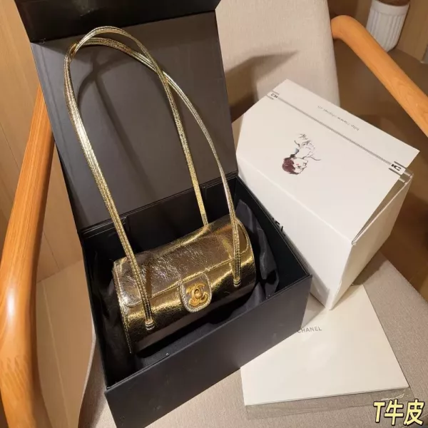 샤넬 원통형 체인 숄더백