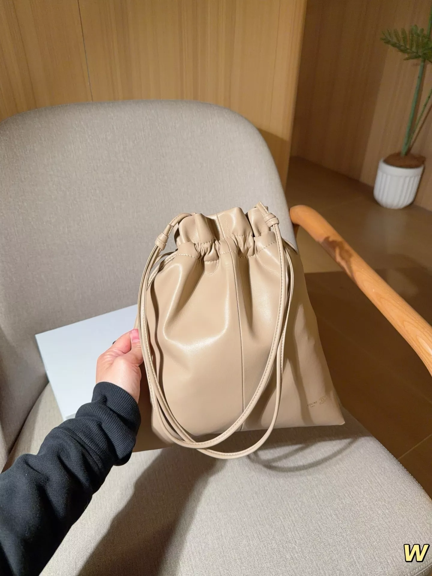 셀린느 크리스탈 파우치 드로우스트링 백 상세 이미지 18
