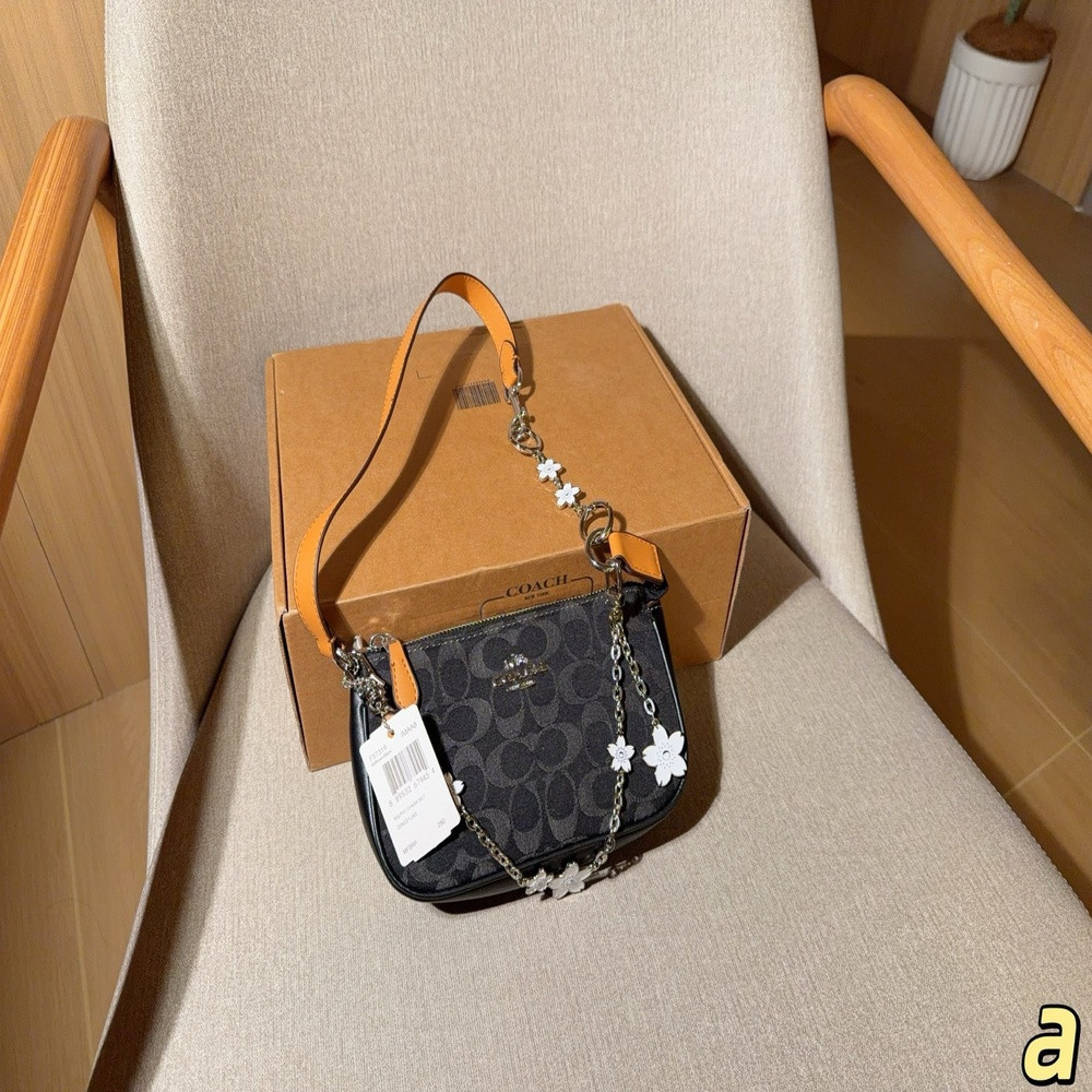 코치 데님 체인 숄더백