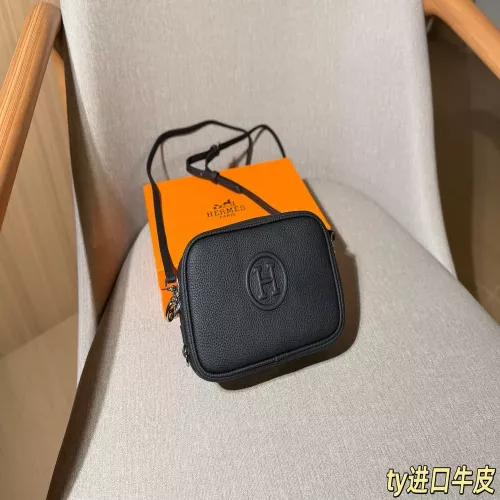 에르메스 스퀘어 레더 스트랩 백