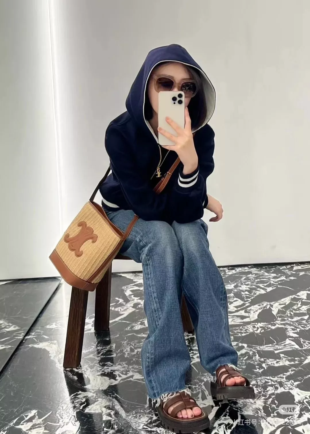 셀린느 라탄 위빙 버킷 숄더백 상세 이미지 11