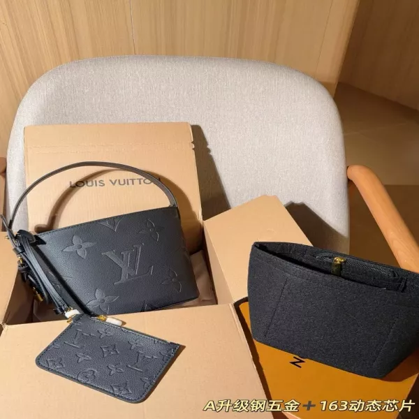 루이비통 올인 비비 엠보 버킷 스타일 백