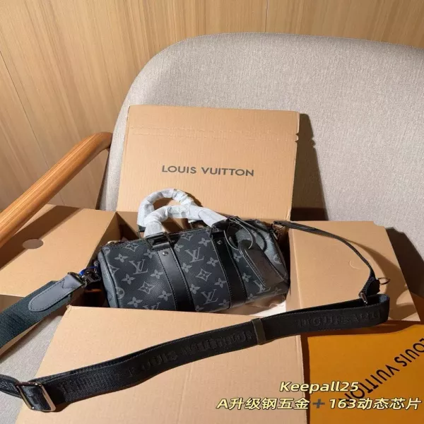 루이비통 키폴 25 블랙 베개형 백