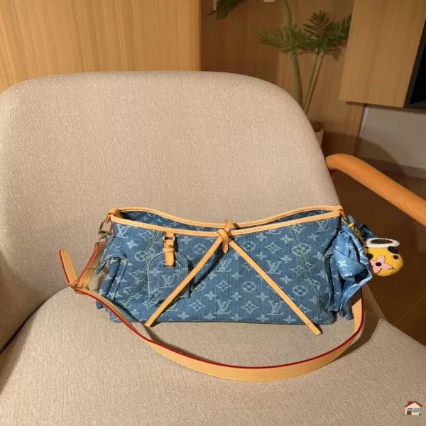 루이비통 데님 캐리올 쇼핑백