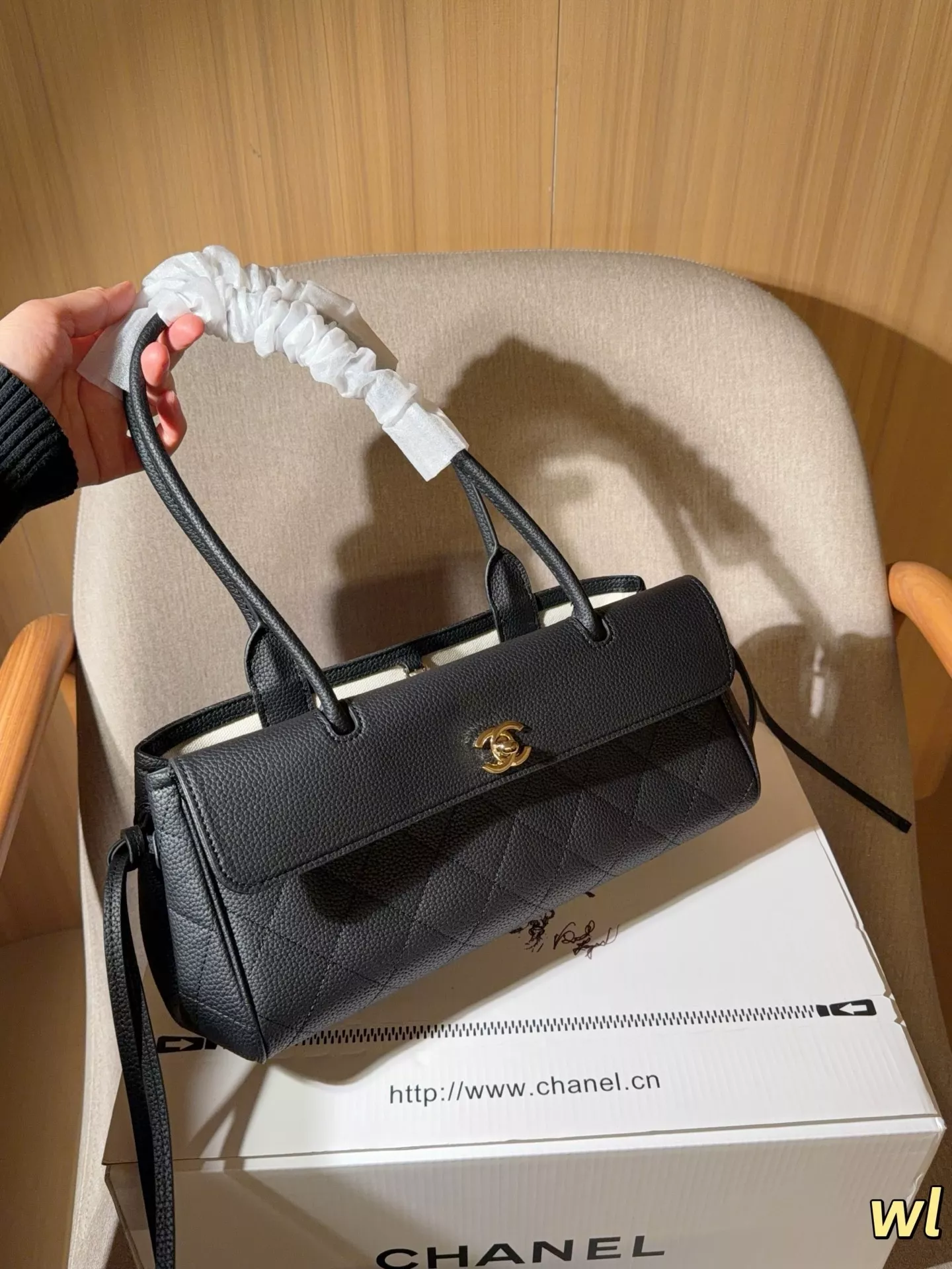 샤넬 퀼팅 체인 포인트 핸드백 상세 이미지 2