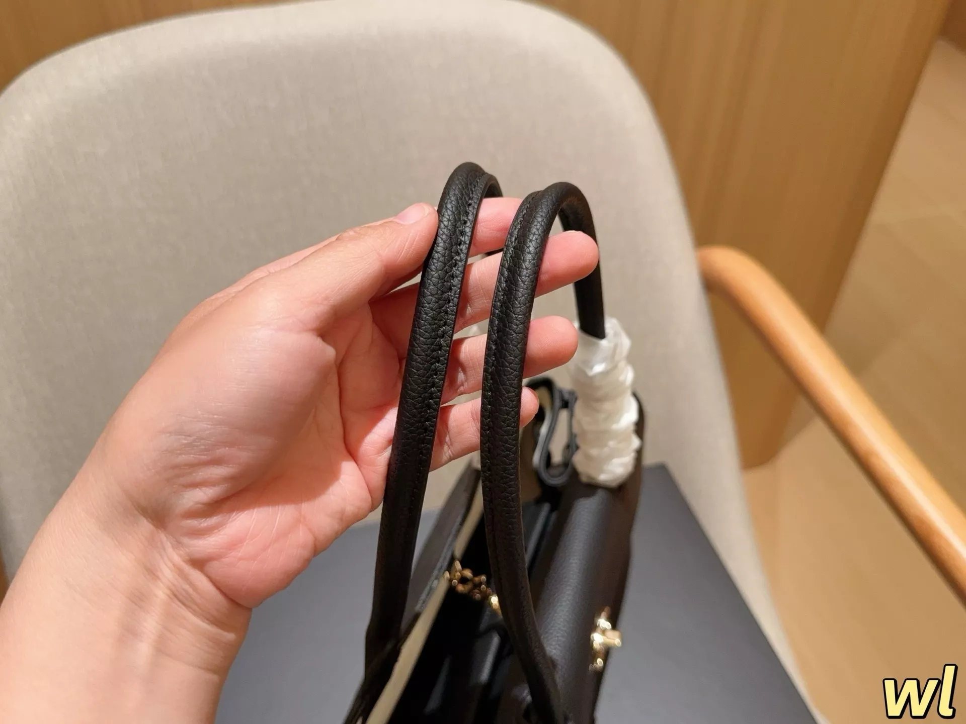 샤넬 퀼팅 체인 포인트 핸드백 상세 이미지 8