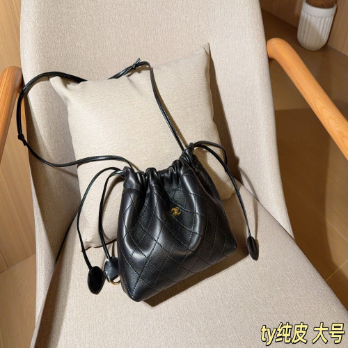 샤넬 퀼팅 드로스트링 버킷백