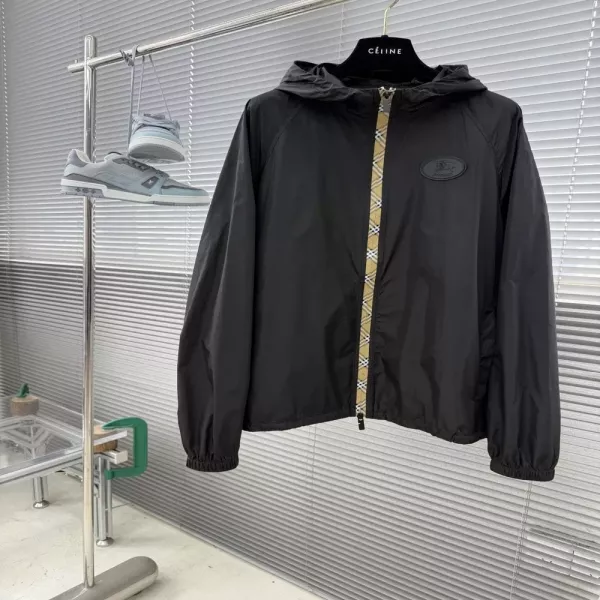 버버리 체크 장식 나일론 후드 재킷