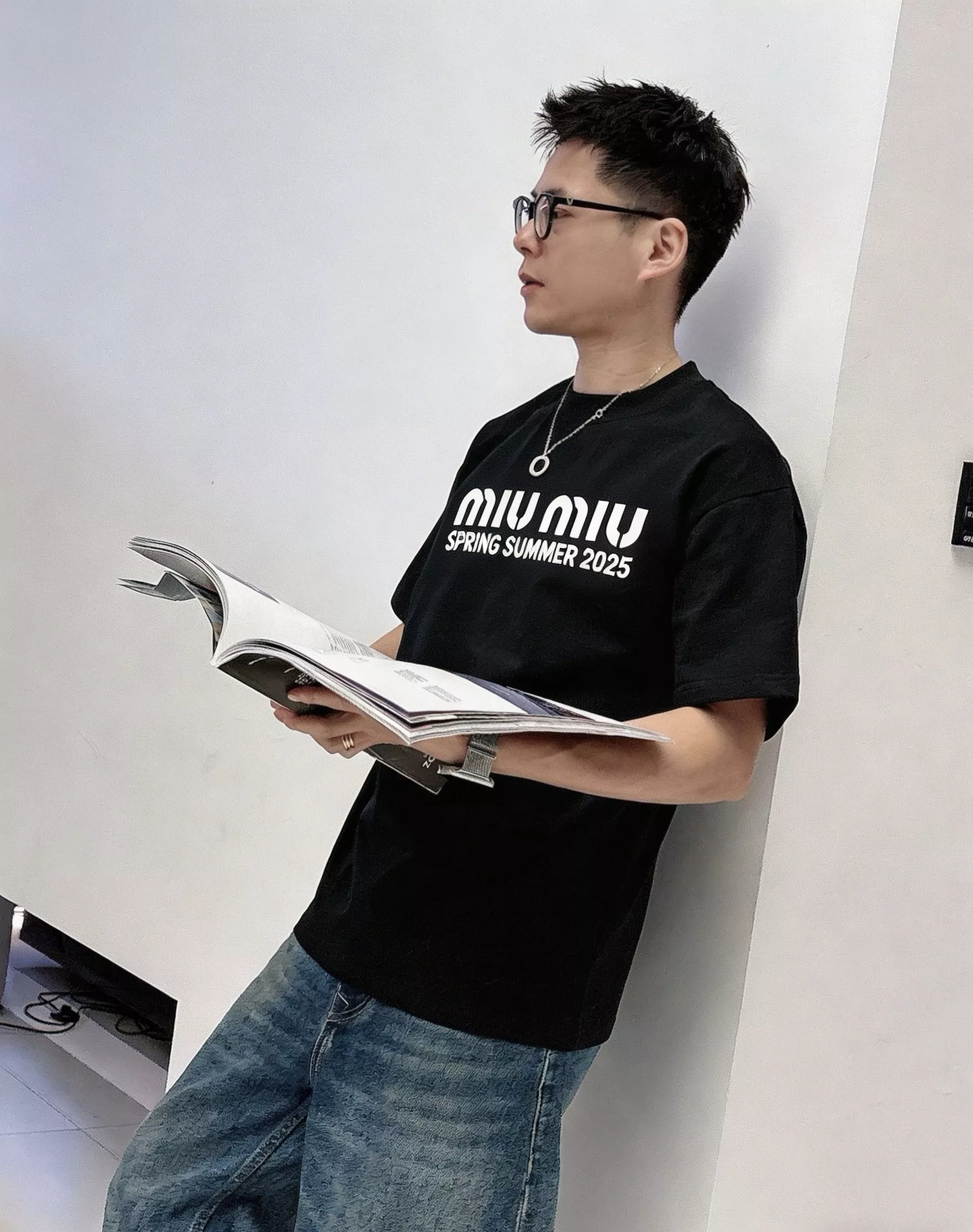 미우미우 빅로고 워싱 프린트 반팔 티셔츠 상세 이미지 11