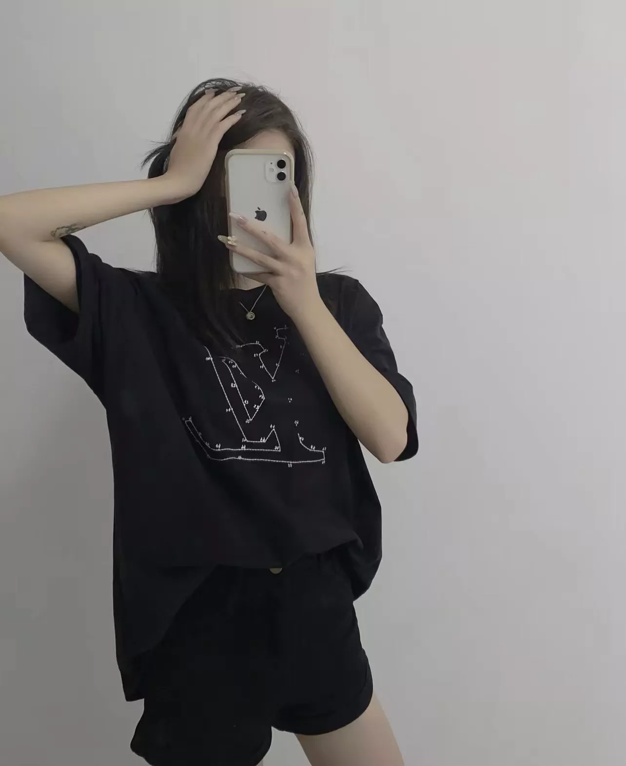 루이비통 별자리 좌표 자수 프린트 반소매 상세 이미지 12
