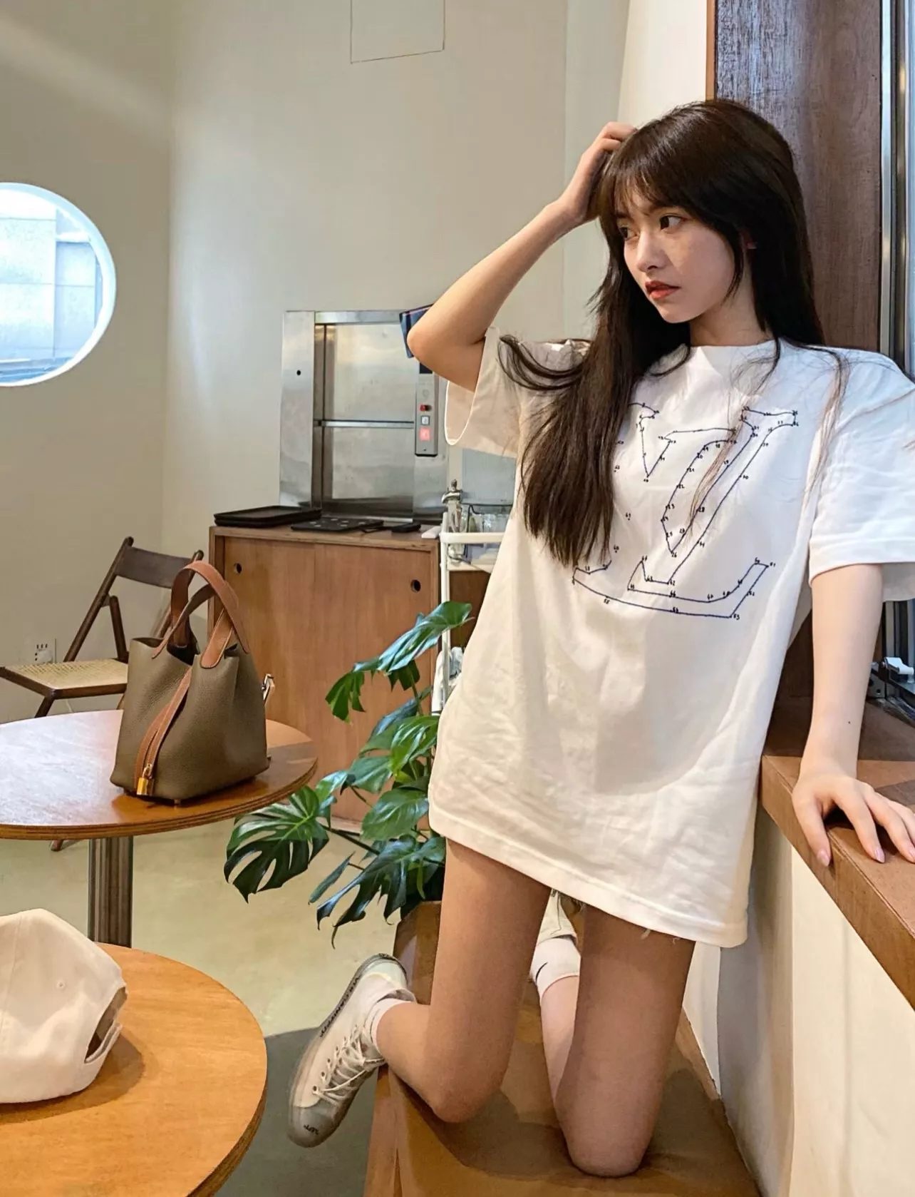 루이비통 별자리 좌표 자수 프린트 반소매 상세 이미지 17