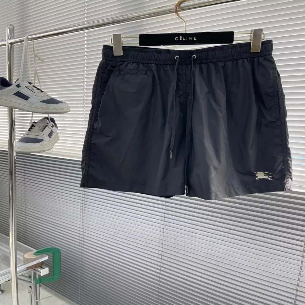 버버리 로고 자수 테크 원단 스포츠 반바지