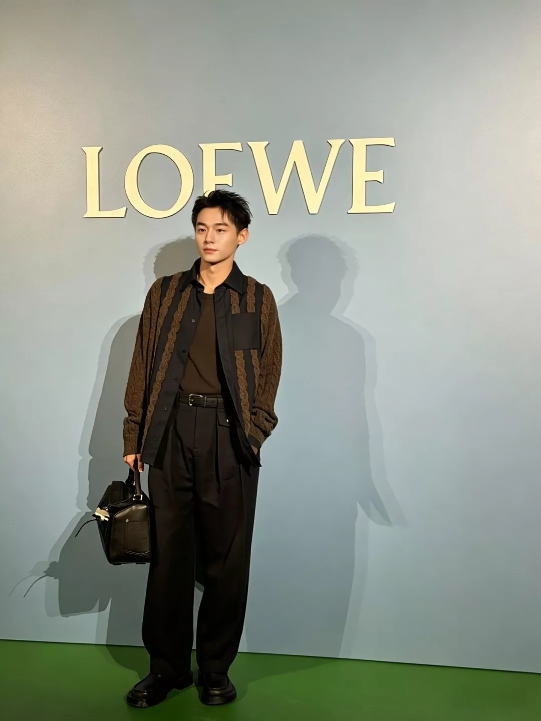 로에베 레더 패치 포인트 울 팬츠 상세 이미지 10