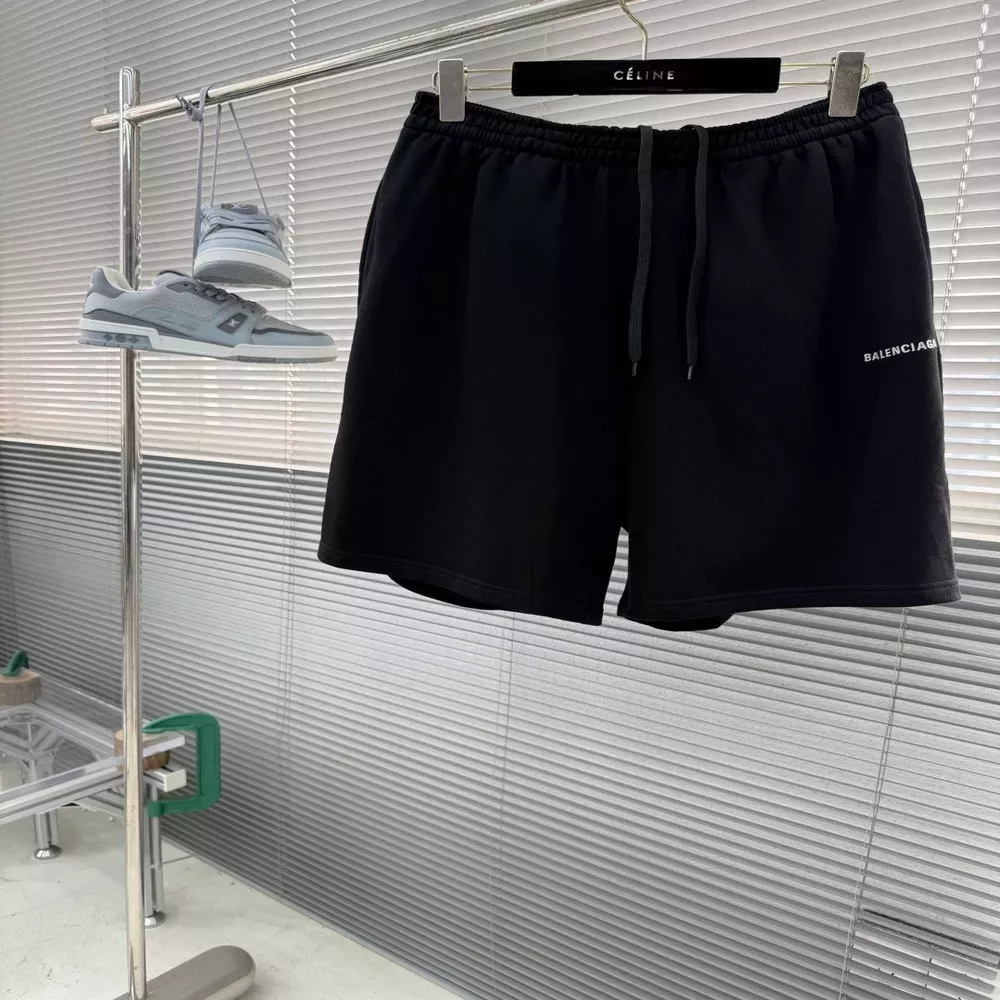 발렌시아가 백 자수 디테일 쇼츠
