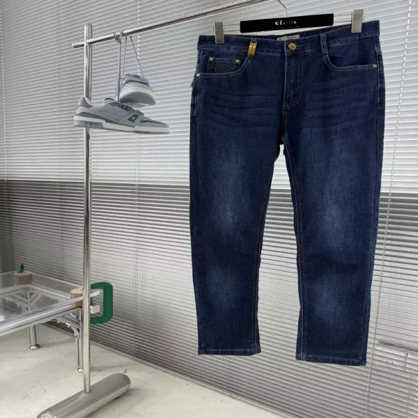 버버리 로고 포인트 워싱 데님 팬츠