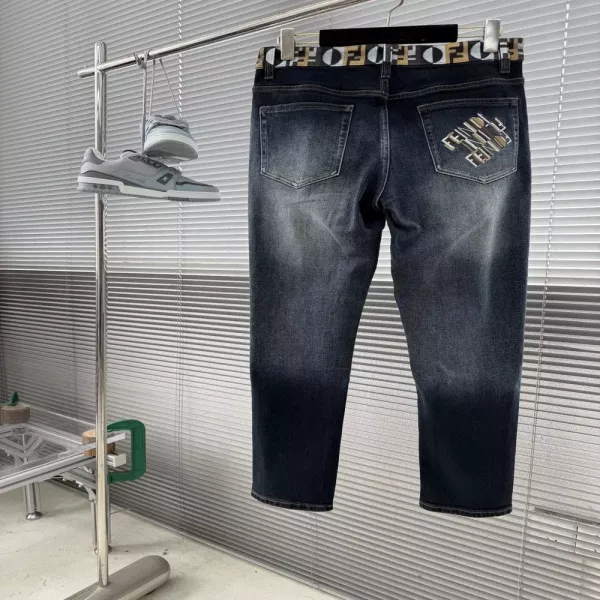 펜디 자수 로고 워싱 데님 팬츠