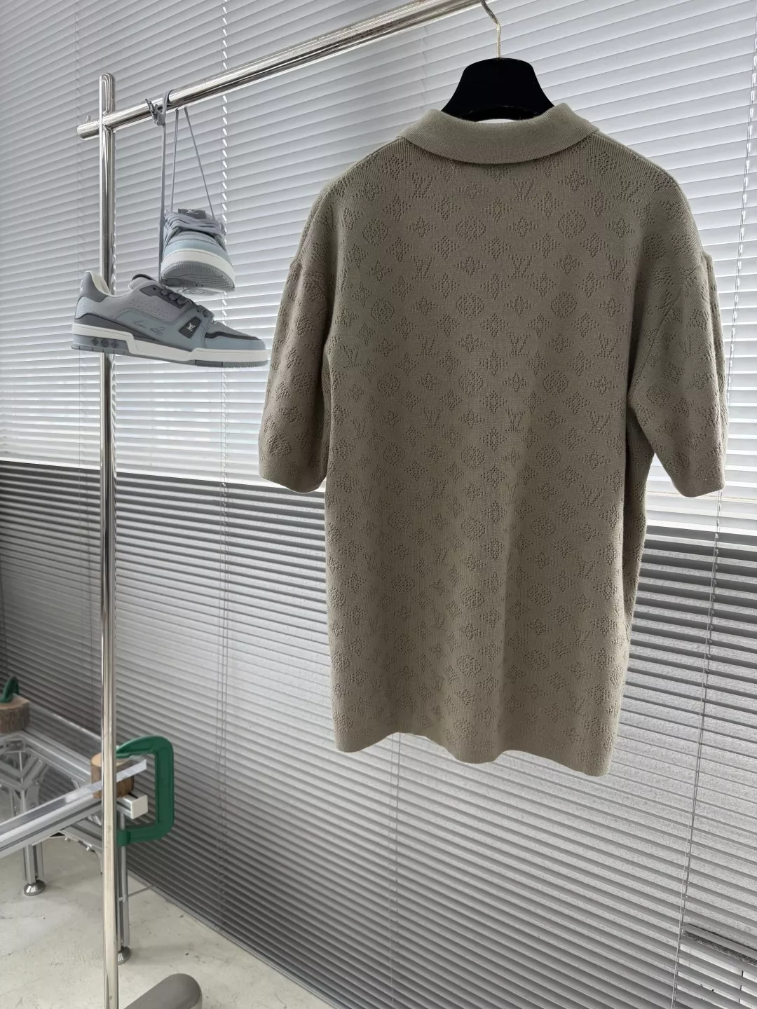 루이비통 모노그램 메쉬 니트 폴로 상세 이미지 8