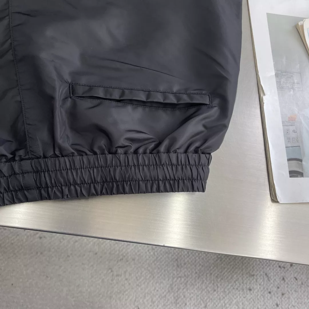 프라다 멀티 포켓 나일론 쇼츠 상세 이미지 8